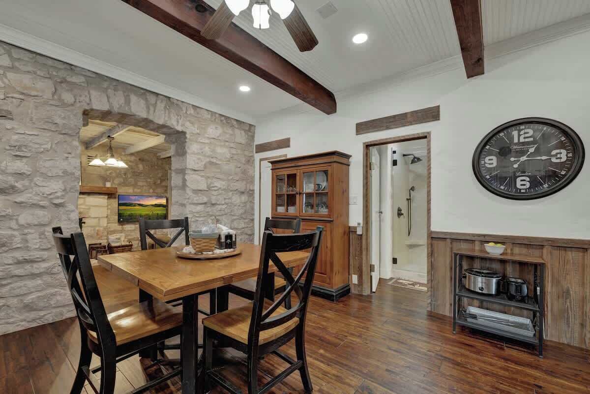 House, Multiple Beds, Patio (3499 W US 290- Main) | Dining