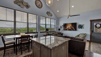 House, 1 King Bed with Sofa bed, Hot Tub (2037 W US 290 Guest) | Living area