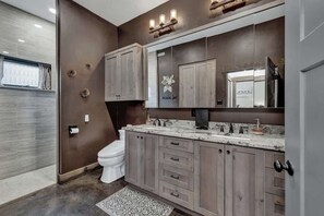 House, Multiple Beds, Pool Access (2037 W US 290 Combo) | Bathroom | Designer toiletries, towels