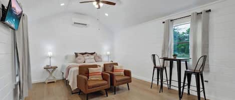 1 chambre, décoration personnalisée, ameublement personnalisé