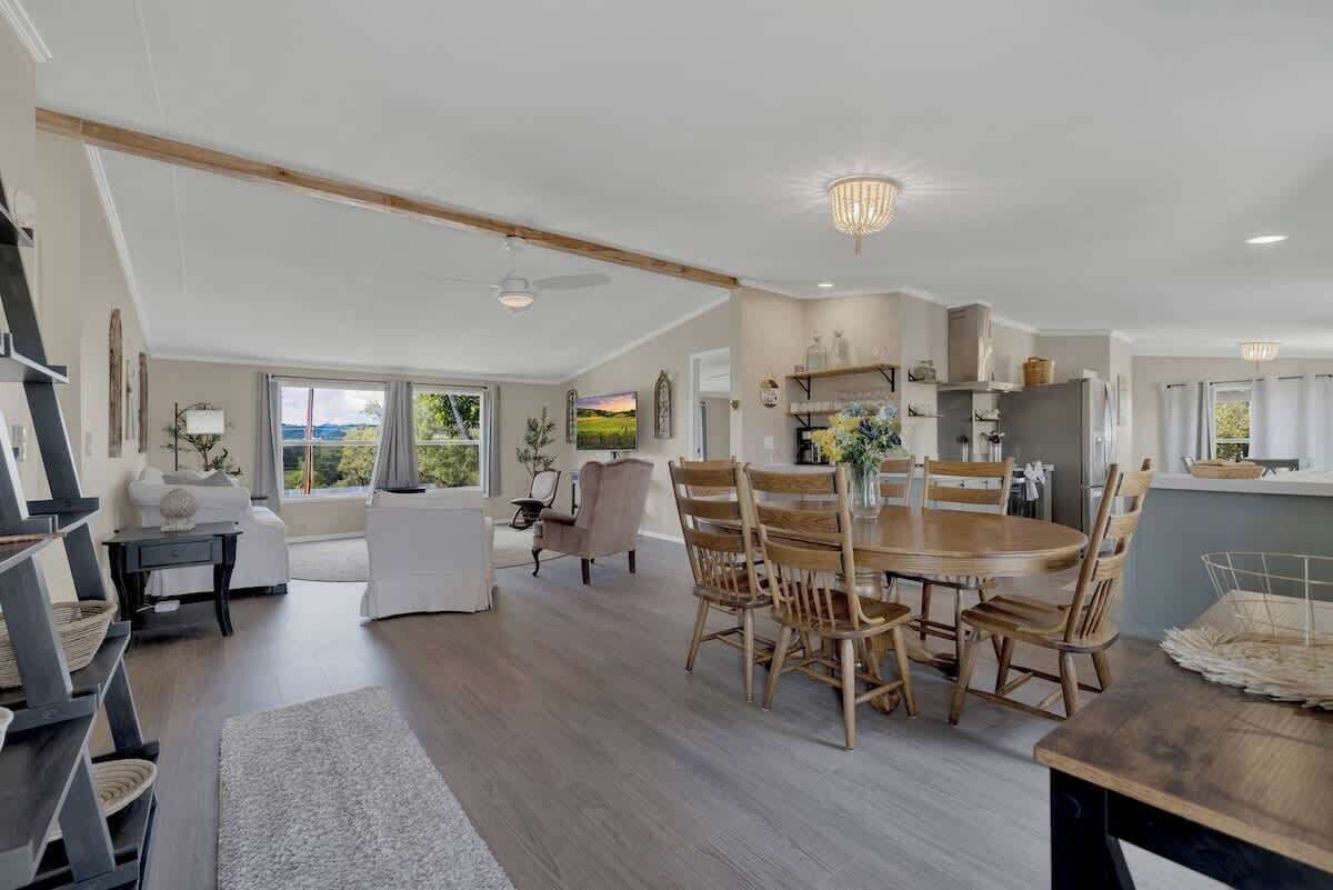 3 habitaciones, decoración personalizada y muebles diferentes 