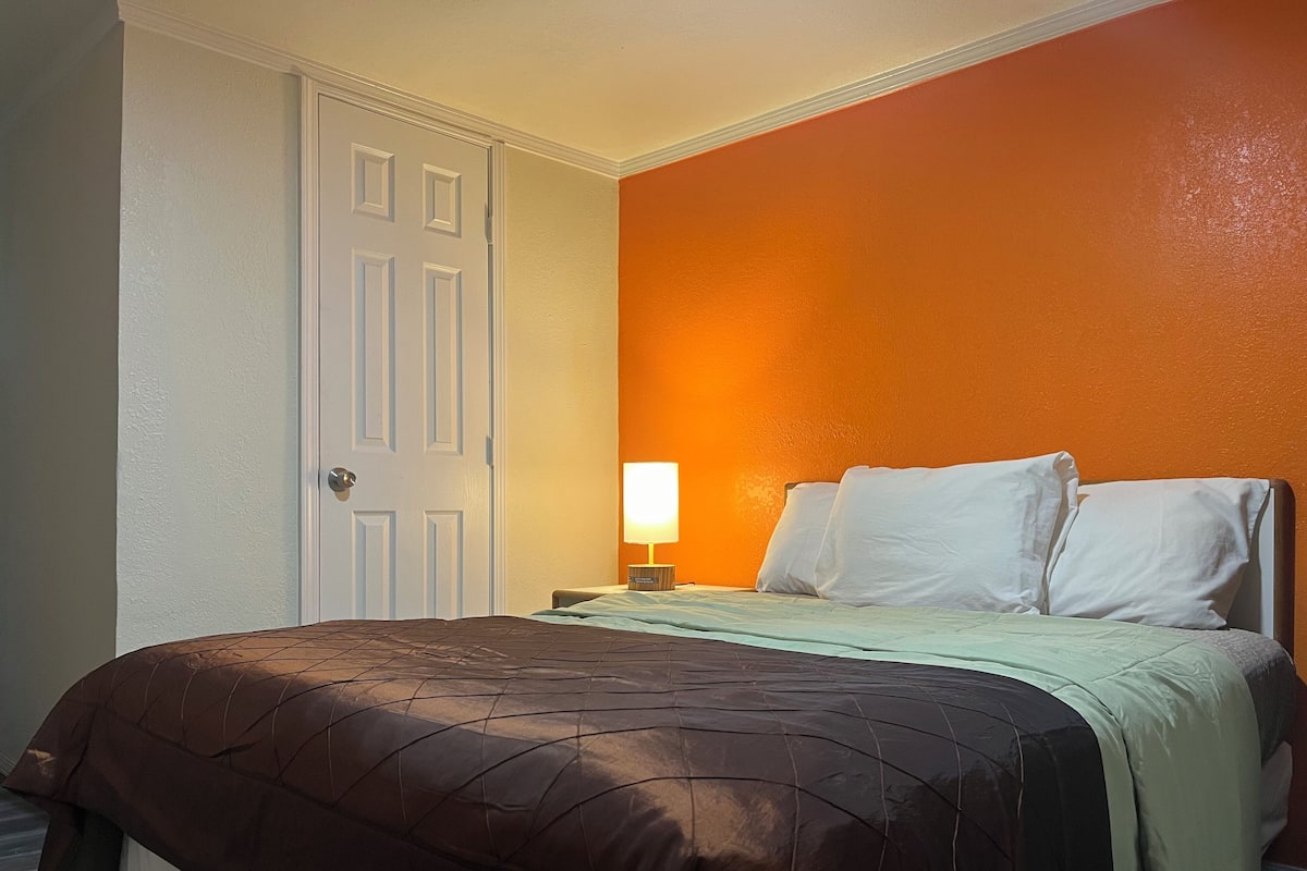 Standard Single Room | Free WiFi, bed sheets