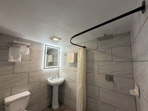 Towels, soap, shampoo, toilet paper - Ponca Motel (Abilene)
