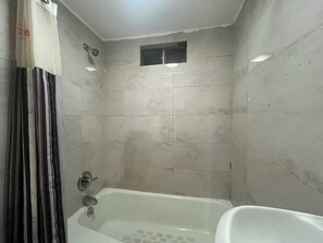 Standard Single Room | Bathroom | Towels, soap, shampoo, toilet paper - Ponca Motel (Abilene)