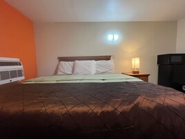 Quarto solteiro econômico | Wi-Fi de cortesia, roupa de cama