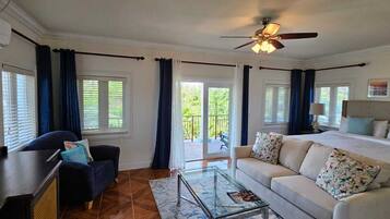 5 bedrooms, iron/ironing board, free WiFi, bed sheets