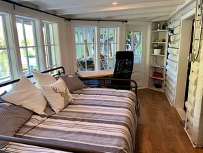 2 Schlafzimmer, Bügeleisen/Bügelbrett, Bettwäsche