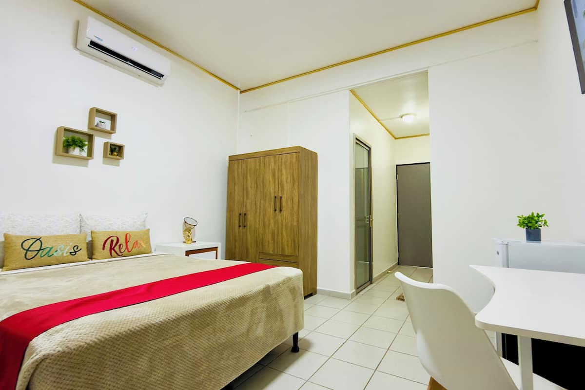 Suite Confort, 1 cama doble, no fumadores, baño privado | Ropa de cama de alta calidad y escritorio