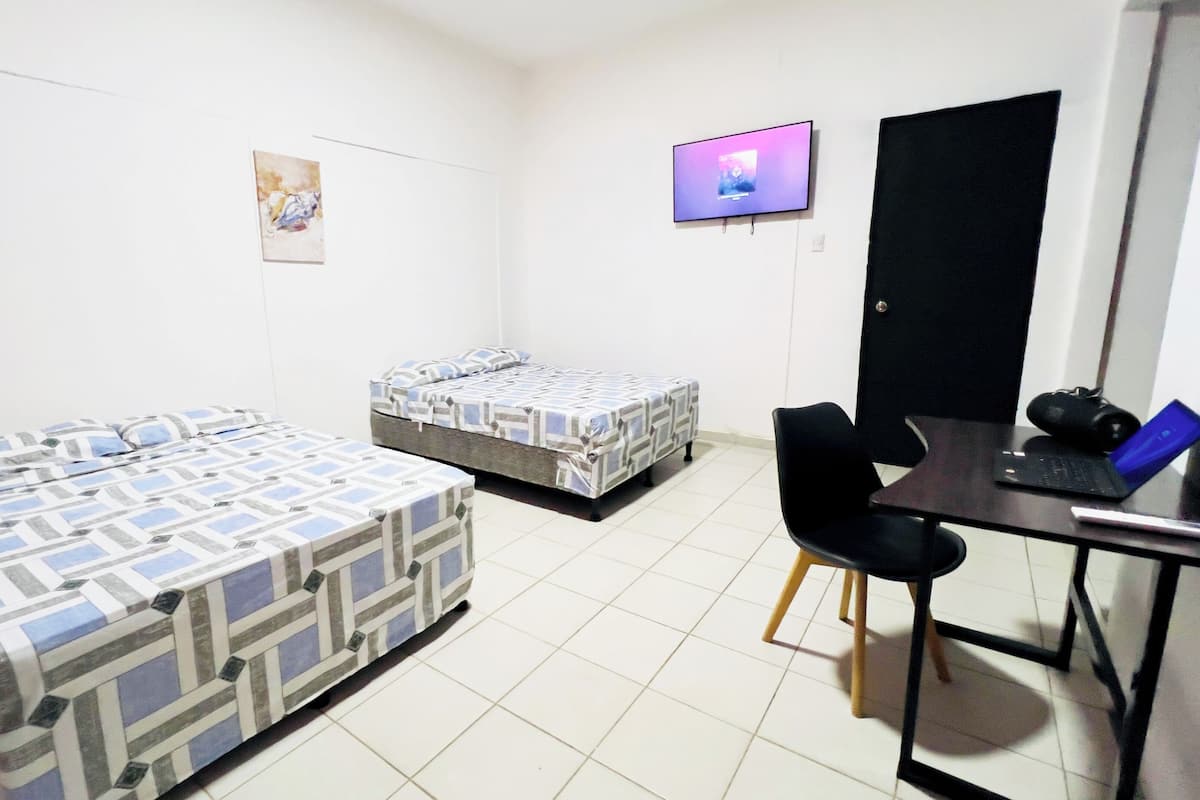 1 chambre, literie de qualité supérieure, bureau