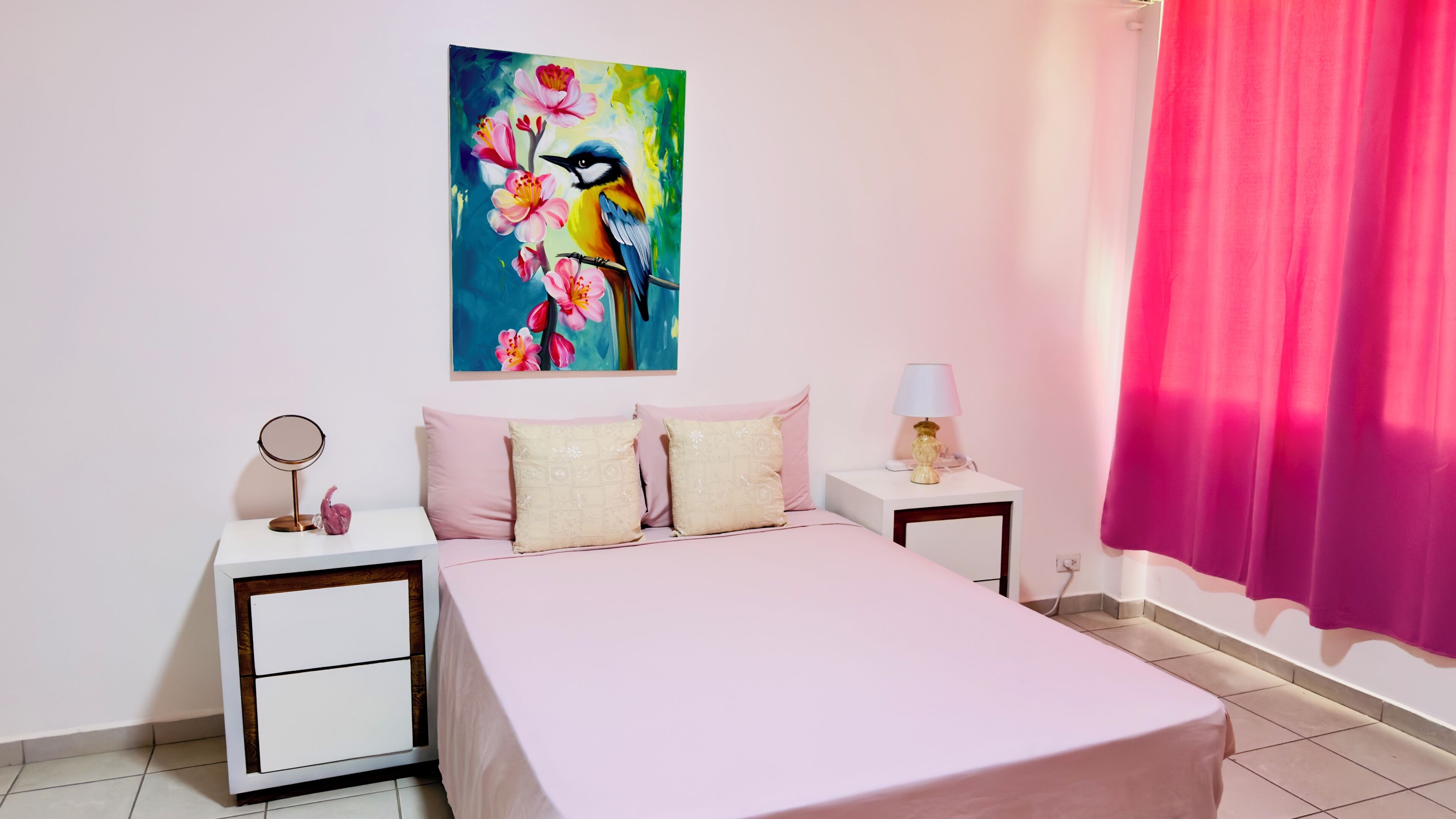 Deluxe-Doppelzimmer, 1 Doppelbett, Nichtraucher, eigenes Bad | Hochwertige Bettwaren, Schreibtisch, laptopgeeigneter Arbeitsplatz