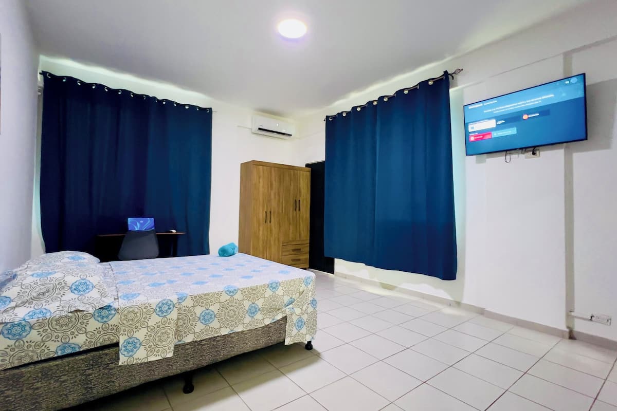 1 chambre, literie de qualité supérieure, bureau