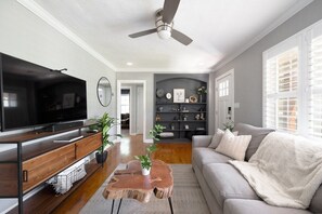 Offices - Charming 3/2 Home | Near DT | King Bed | Fire Pit (Orlando)