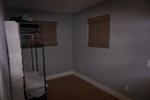 Interior - Cozy studio in beautiful Sacramento with AC and more amenities.  (Sacramento)