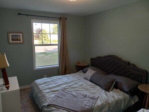 3 Schlafzimmer, Schreibtisch, Bügeleisen/Bügelbrett, WLAN