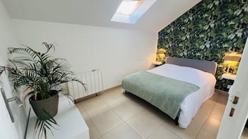 1 chambre, lit parapluie, Wi-Fi gratuit, draps fournis