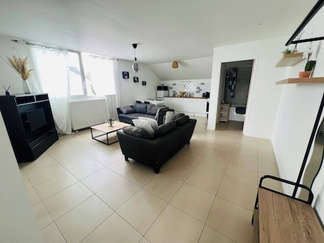 Smart-TV. Agréable T2 Proche Disney