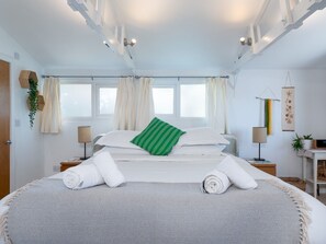 1 Schlafzimmer, Schreibtisch, Reisekinderbett, kostenloses WLAN