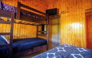 Cabin, 2 Bedrooms (01)