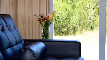 Cabin, 2 Bedrooms (04) | Interior