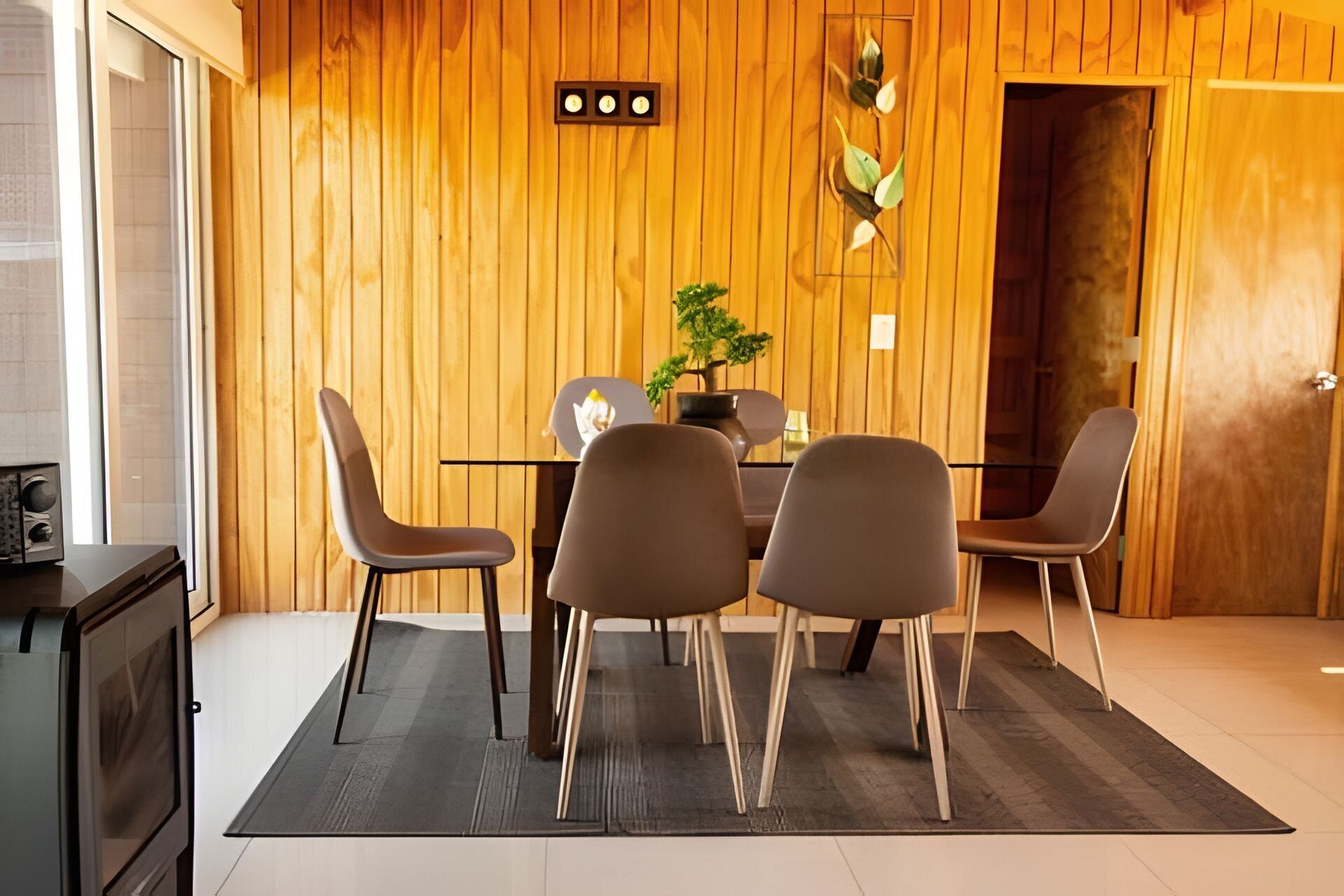 Cabin, 2 Bedrooms (01) | Dining