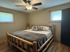 3 soverom, skrivebord, wi-fi (inkludert) og sengetøy