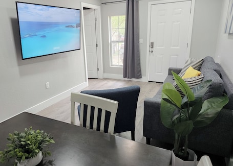 Smart TV, offices. ENTIRE DUPLEX | 2BR | Washer/Dryer | Sleeps 4 | Near Airport