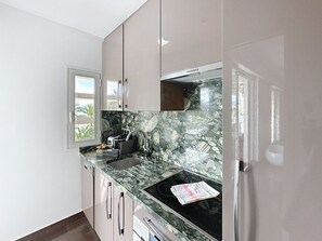 Kühlschrank, Ofen, Herdplatte, Geschirrspüler