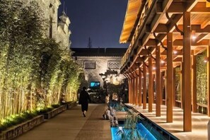 Pool - Yitel (Yangzhou Qionghua Building, Ancient Canal, Dongguan Street) (Yangzhou)