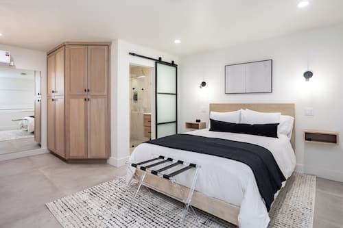 Premium bedding, down comforters, pillowtop beds, desk