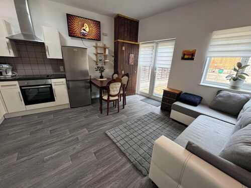 Bright Two Bedroom Flat