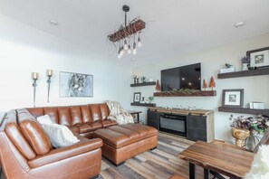 Smart TV y chimenea