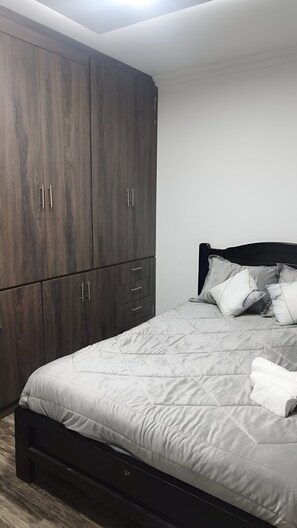 3 soverom, wi-fi (inkludert) og sengetøy