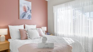 2 bedrooms, iron/ironing board, free WiFi, bed sheets - Mollymook Looking Glass (Mollymook)
