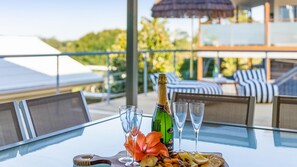 Outdoor dining - Mollymook Looking Glass (Mollymook)