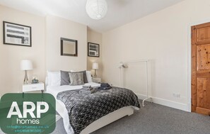 3 bedrooms, iron/ironing board, WiFi, bed sheets - Stylish & Central 3 Bed House | Parking & Garden (Leicester)