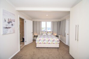 3 chambres, fer et planche à repasser, Wi-Fi gratuit