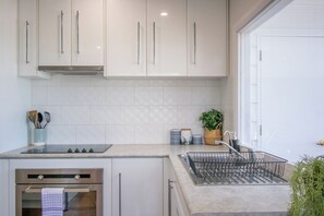 Microwave, oven, stovetop, dishwasher