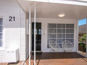 Terrace/patio - Light and bright 3 bedroom house with harbour views (Albany)