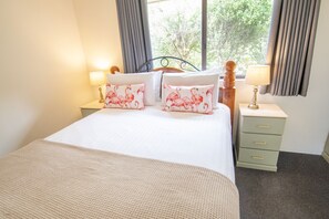 3 bedrooms, iron/ironing board, free WiFi