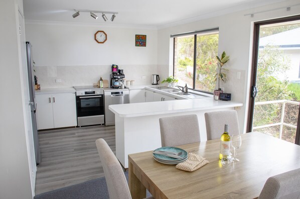 Microwave, oven, stovetop, coffee/tea maker