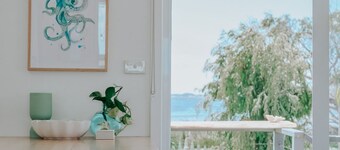 The Bay House - stay, relax and unwind