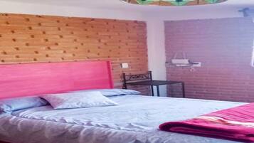 4 bedrooms, WiFi, bed sheets