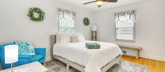 'Dogwood Cottage' w/ Fireplace: 1 Mi to University
