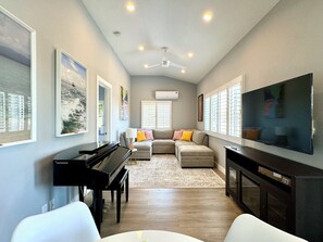 Smart TV, books, stereo