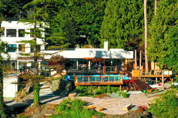 Ozarks Luxurious Lakeside Retreat at Harrison Lake - Overview