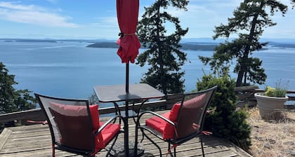 360-degree incomparable ocean views. The best viewpoint on Pender Island.