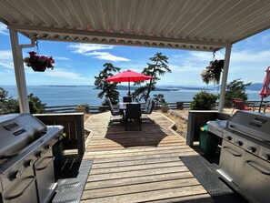 Outdoor dining -  360-degree incomparable ocean views. The best viewpoint on Pender Island.  (Pender Island)