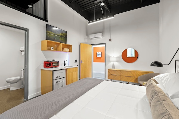 Classic Studio | Free WiFi