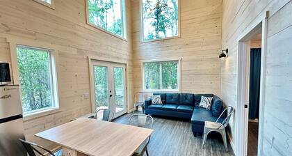 The perfect place for families or groups, offering ample space and comfort for six in the serene Eklutna Valley.