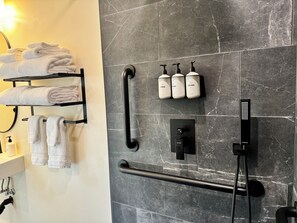 Shower, hair dryer, towels - Accessible deluxe chalet retreat for six in the serene Eklutna Valley. (Chugiak)